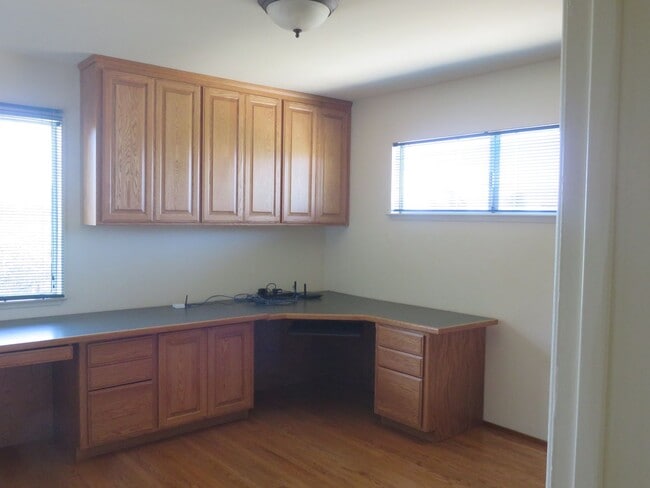 Building Photo - 3bd/2ba + 1bd/1ba country living home