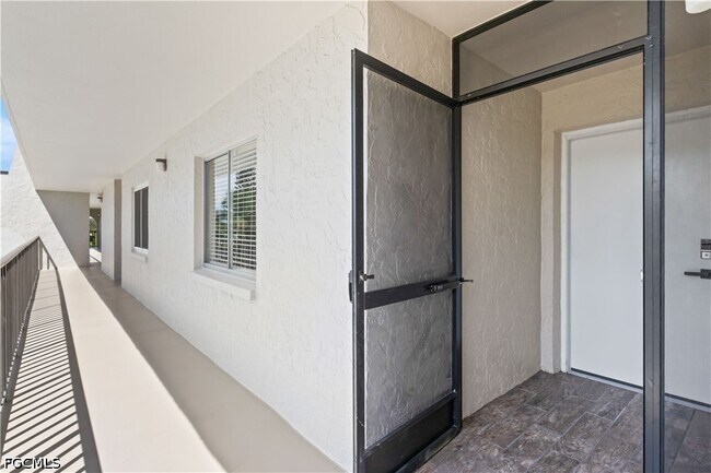 Building Photo - 25804 Cockleshell Dr