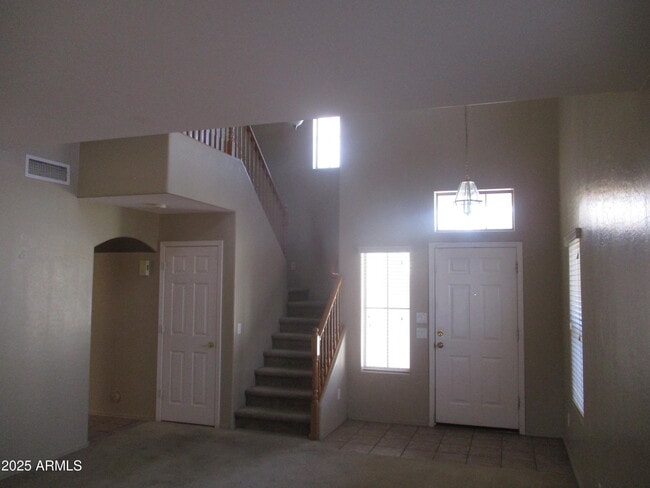 Building Photo - 3371 E Woodside Way