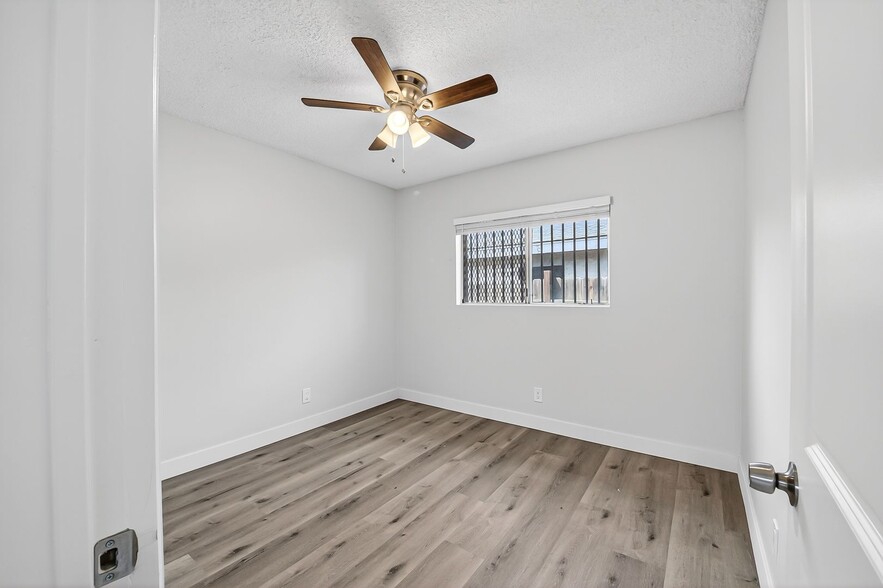 Building Photo - 409 S Harris Ave