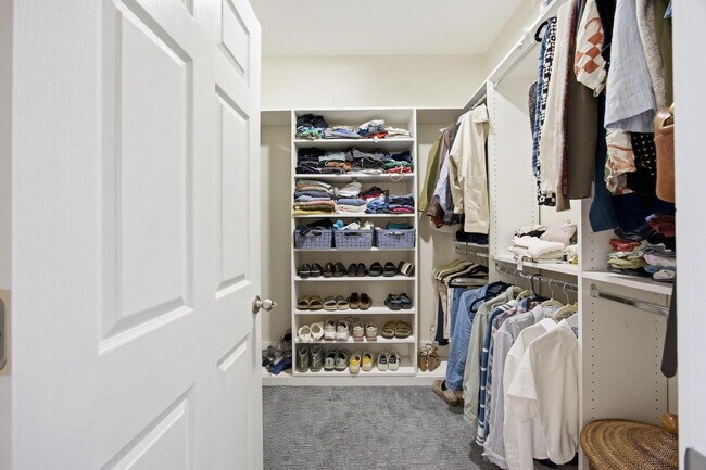 Building Photo - 261 S Limestone