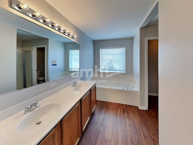 Building Photo - 2766 Middleton Ct