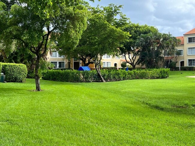 Building Photo - 103 Yacht Club Way