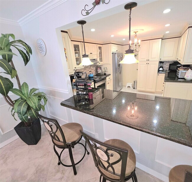 Building Photo - 4020 Galt Ocean Dr