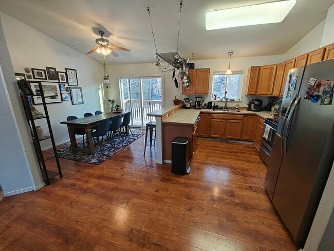 Building Photo - 2141 N Midtown Dr