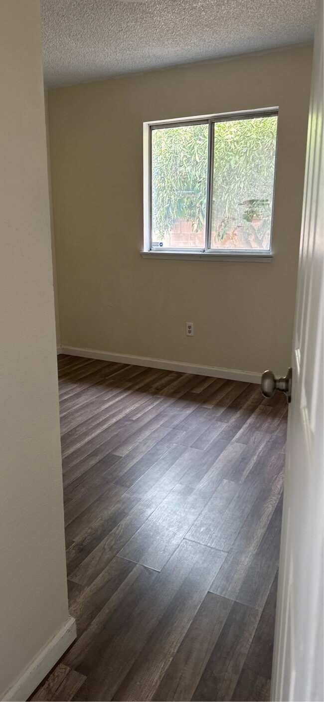 Building Photo - 1023 Alila Ave