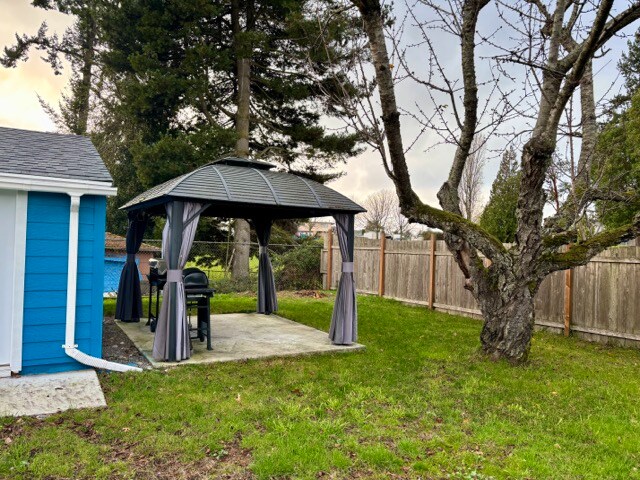 Building Photo - 13623 8th Ave SW