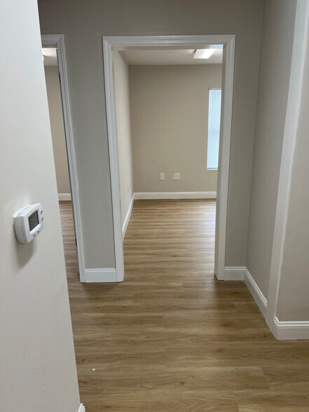Building Photo - 124 Worthington Dr