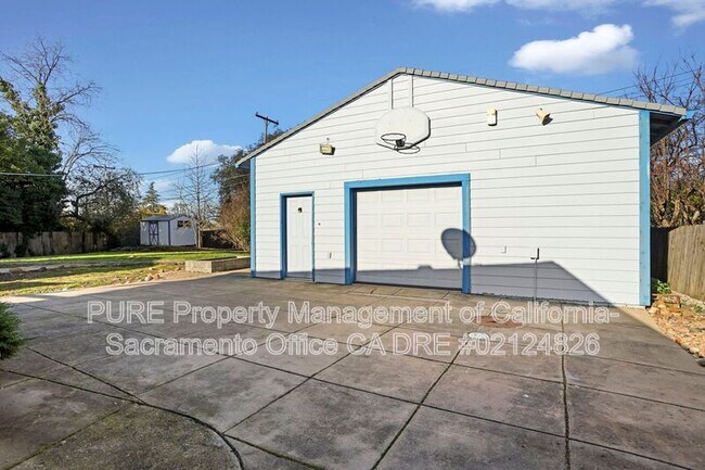 Building Photo - 7777 Uplands Way