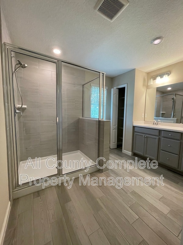 Building Photo - 12804 Josslyn Ln