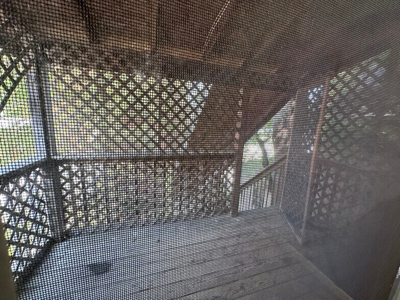 Back deck - 926 Diamond Park