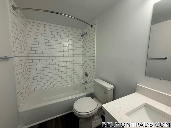 Building Photo - 53 Hill Rd