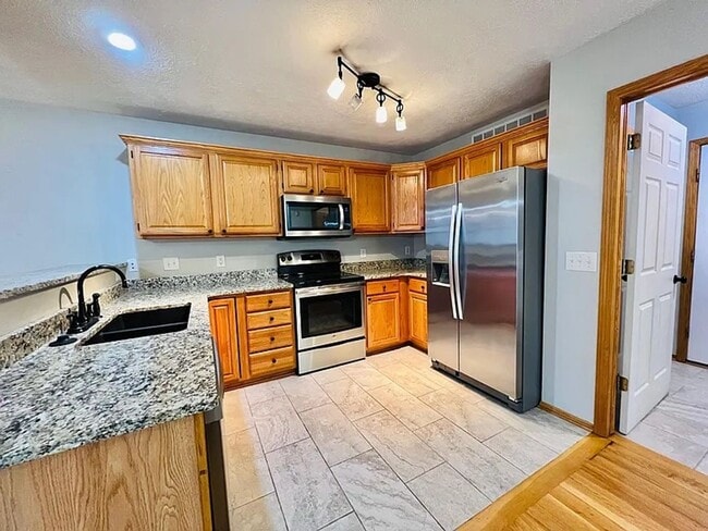Building Photo - 1806 N 177th St