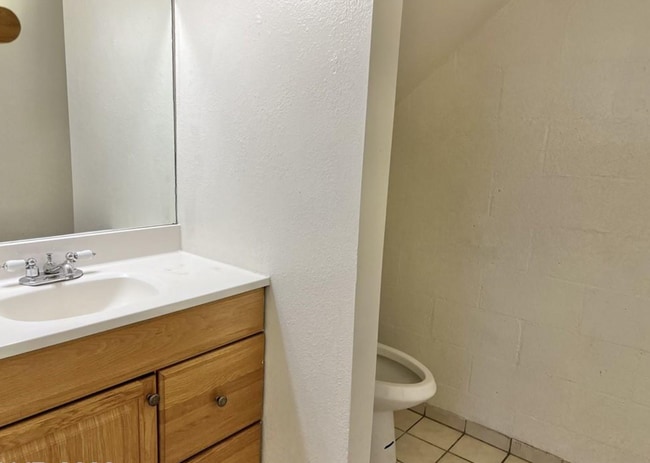 Building Photo - 3518 Villa Knolls N Dr