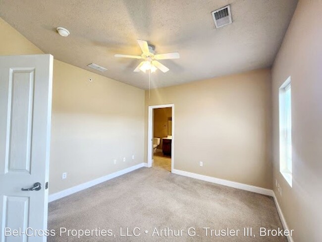 Building Photo - 2 br, 2 bath House - 1632 Suncrest Village