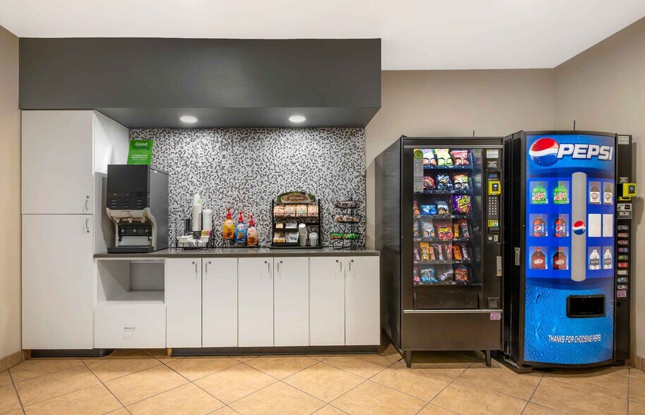 Building Photo - Furnished Studio-McAlester - Hwy 69