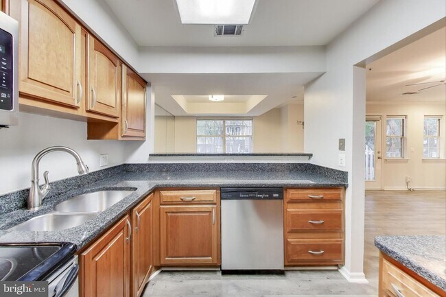 Building Photo - 5801 Inman Park Cir