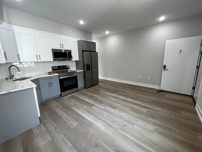 Building Photo - 719 N 35th St