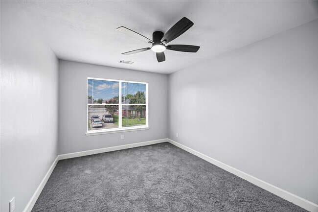 Building Photo - 21510 Broadstone Dr