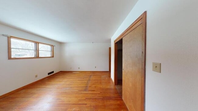 Building Photo - 1120 N 1st St