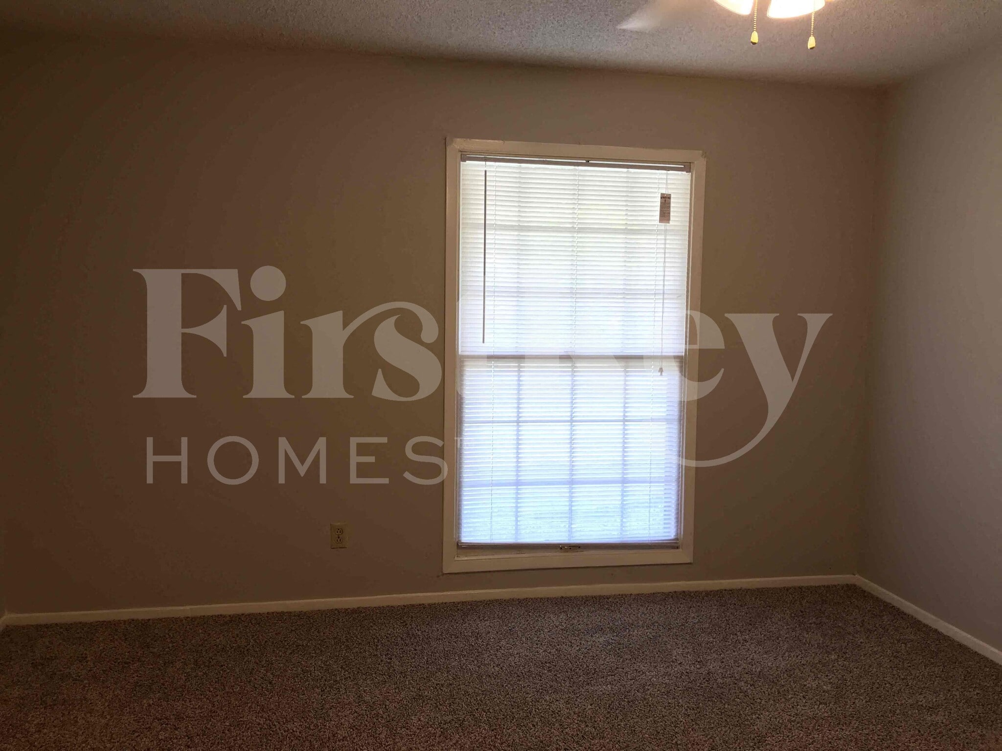 Building Photo - 2710 Peachtree Ln