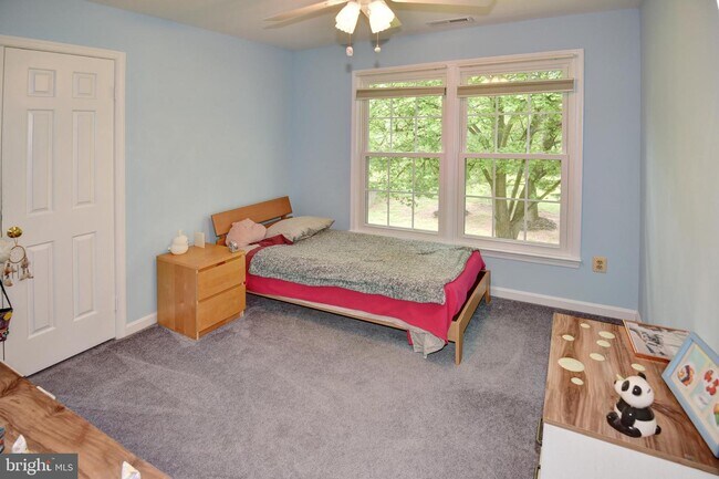 Building Photo - 13043 Farthingale Dr