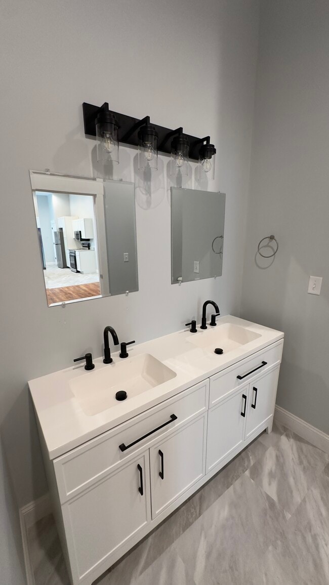 Building Photo - Downtown Rental Units