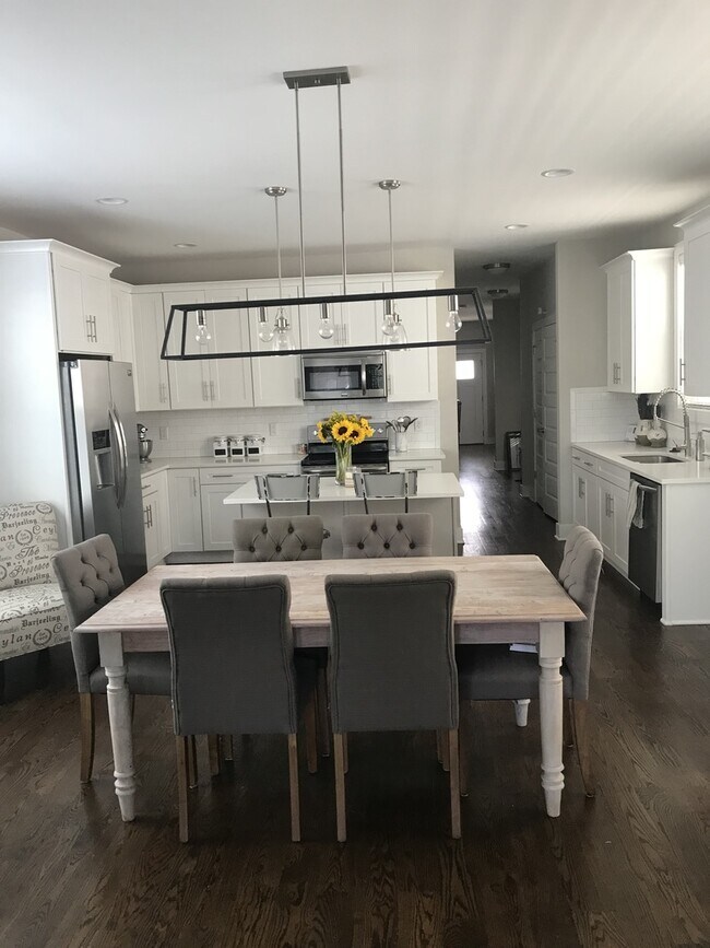 Building Photo - Great house in The Nations!