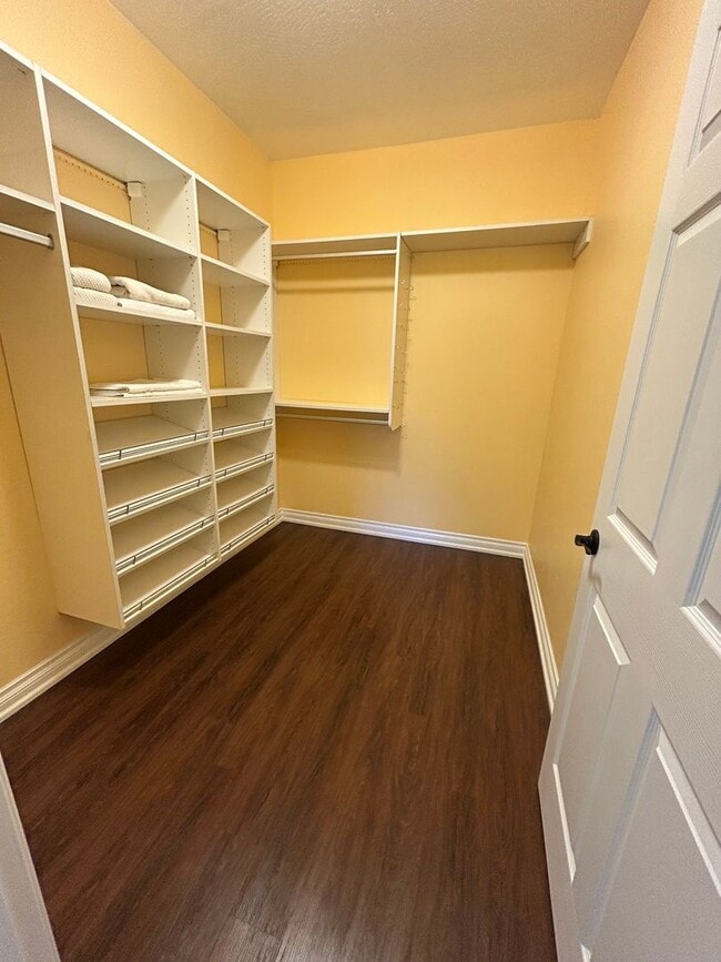 Building Photo - Gorgeous 4 Bedroom in Desirable East Missoula!
