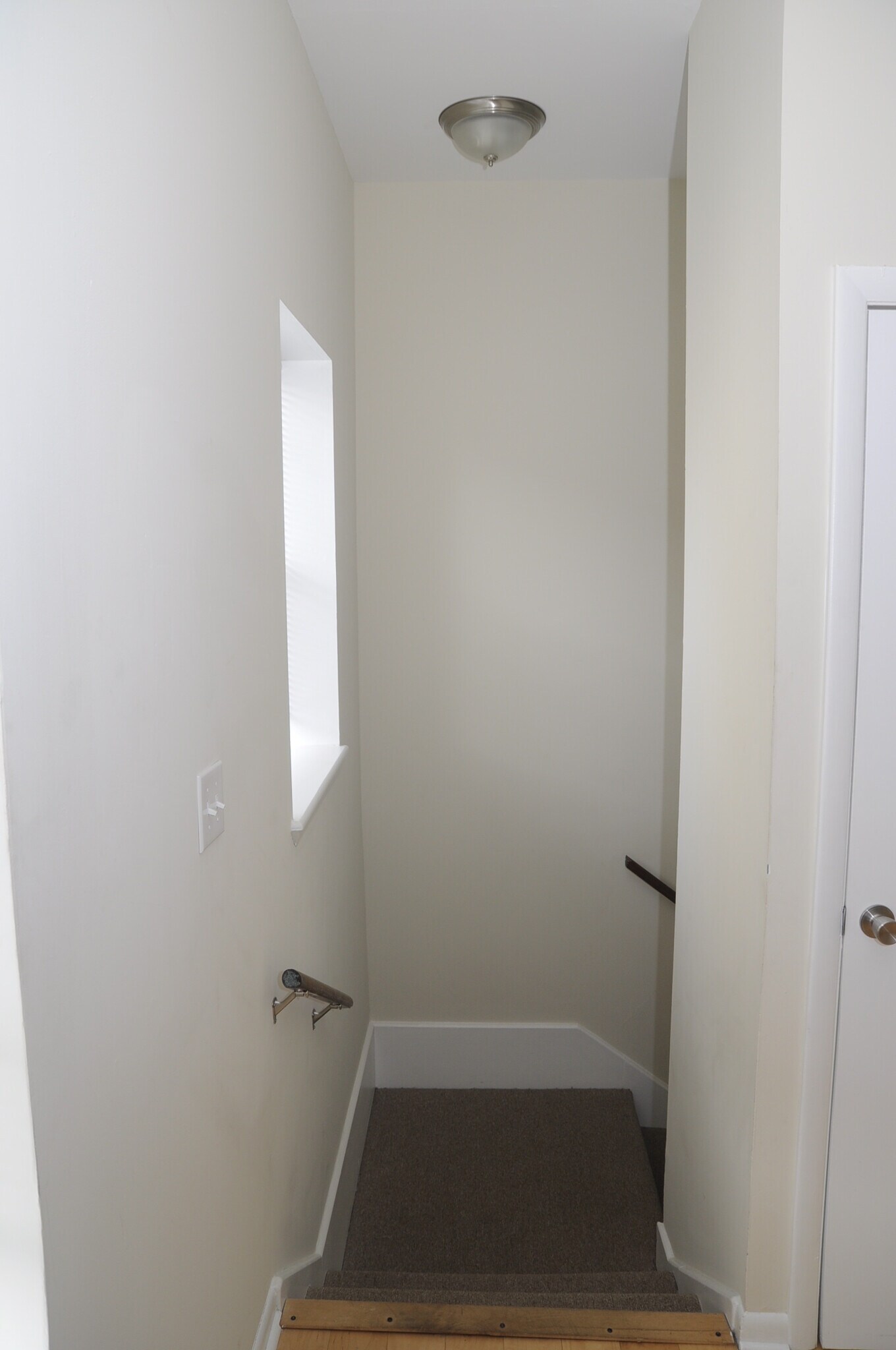 Building Photo - 115 College Pl