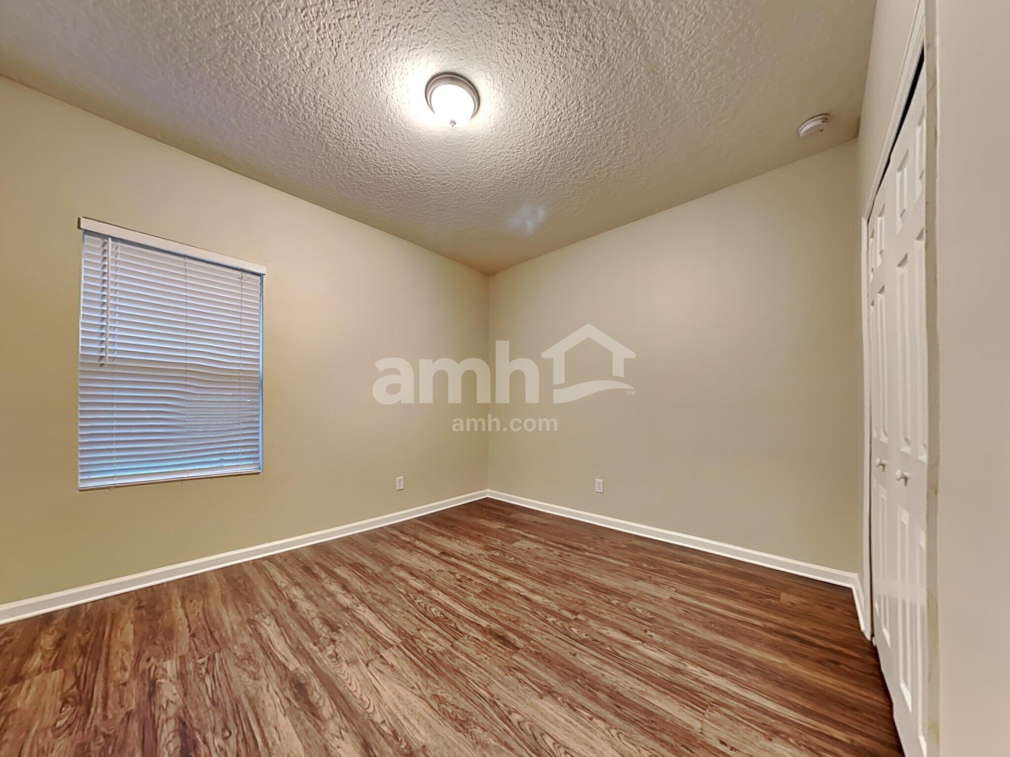 Building Photo - 743 Sunny Stroll Dr