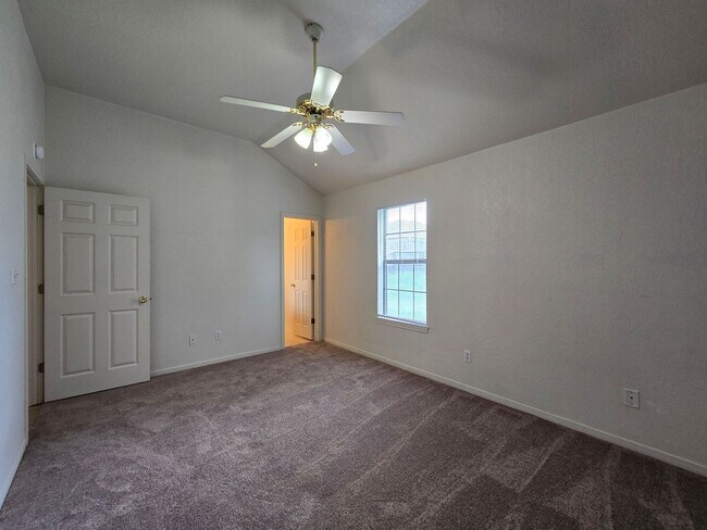 Building Photo - 3906 Hitchrock Dr