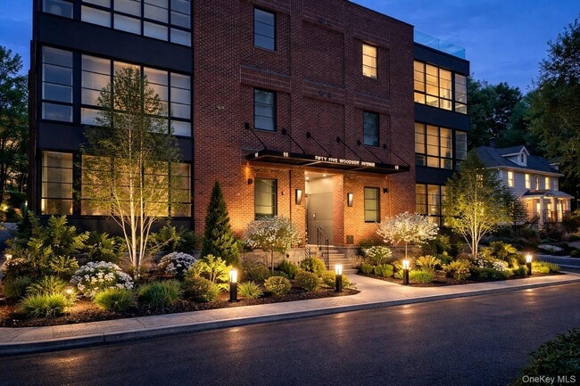 Building Photo - 55 Woodside Ave