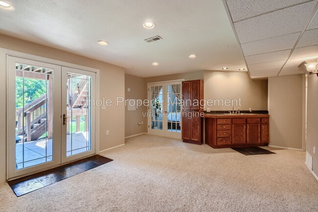 Building Photo - 9948 Deer Creek Ln