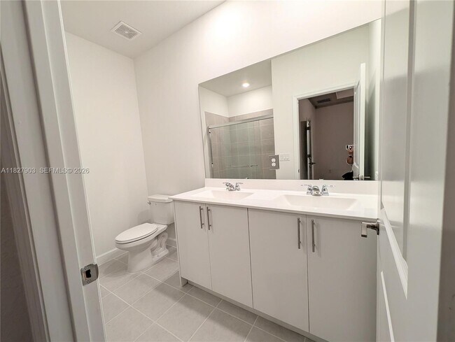 Building Photo - 1172 NW 1st Ter