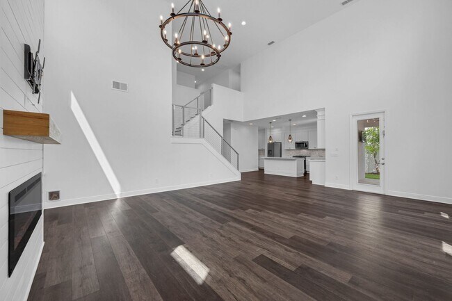 Building Photo - Gorgeous 4 bedroom/3.5 bath estate home fo...