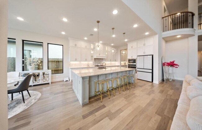 Building Photo - 9018 Orchard Cv
