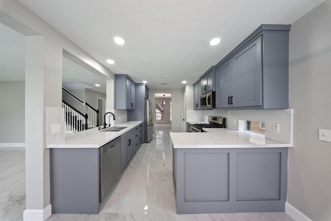 Building Photo - 8311 Sierra Hill Ct