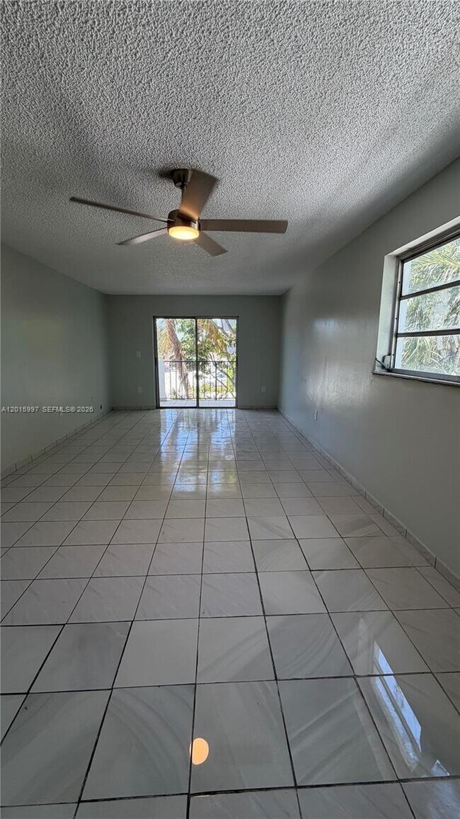 Building Photo - 7101 Byron Ave