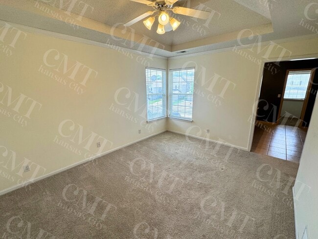 Building Photo - 8027 N Elmwood Ave