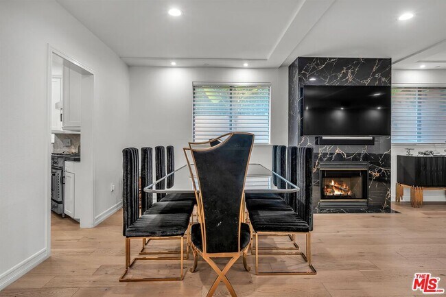 Building Photo - 2111 S Beverly Glen Blvd