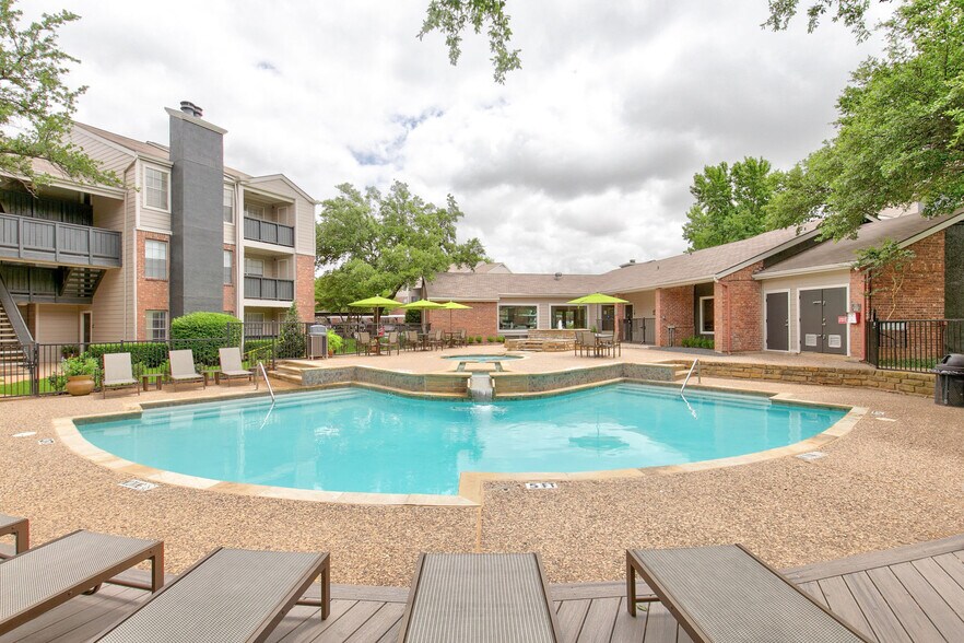 Wimbledon Oaks 1802 Wimbledon Oaks Ln Arlington TX 76017 Apartment