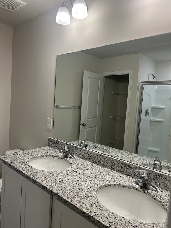 Building Photo - Wilderness Shores Dream Home - 4bd/2.5ba Single Family Home