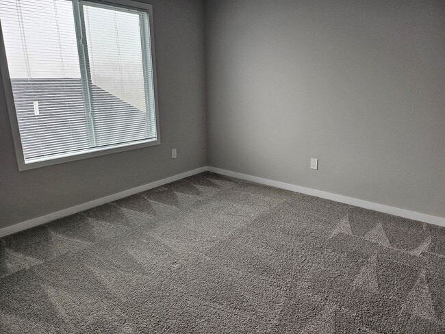 Building Photo - 3 Bed / 2.5 Bath Home in Norwalk. Move-In Special: Get 1 month FREE with an 18-Month Lease!