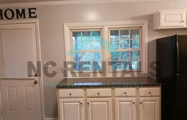Building Photo - 4126 Kivett Dr