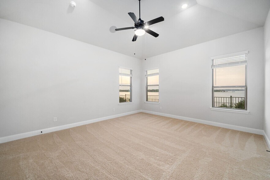 Building Photo - 2300 Fairwater Mews