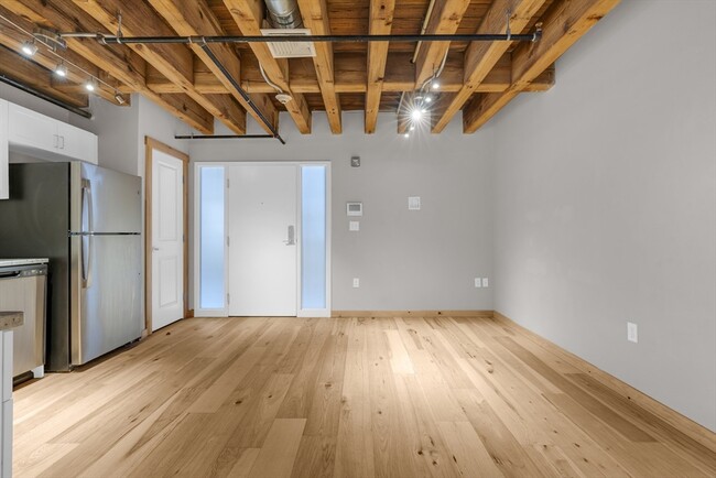 Building Photo - 58 13th St