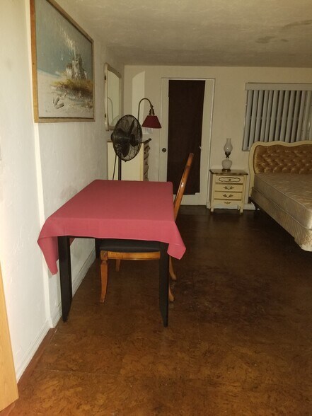 Building Photo - 300 Salem Ave NW