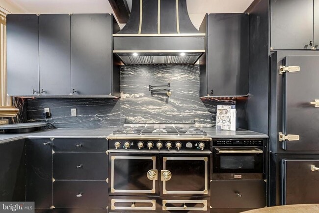 Building Photo - 810 Prince St