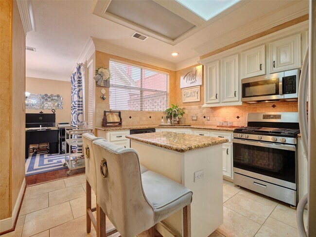 Building Photo - 16623 Manningtree Ln